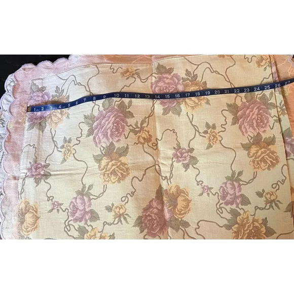 Beautiful Queen Size Bed Spread/ Quilt With 3 Standard Shams ,1 Small Portugal - Picture 8 of 10